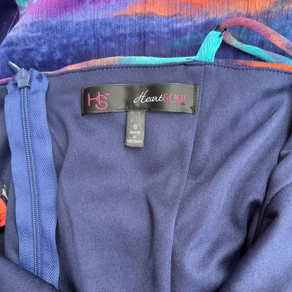 Dress - Picture 9 of 9